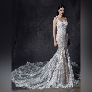 Enzoani Odele Size 10